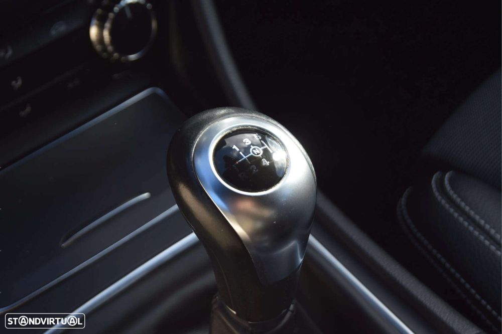 Mercedes-Benz A 180 d AMG Line - 19