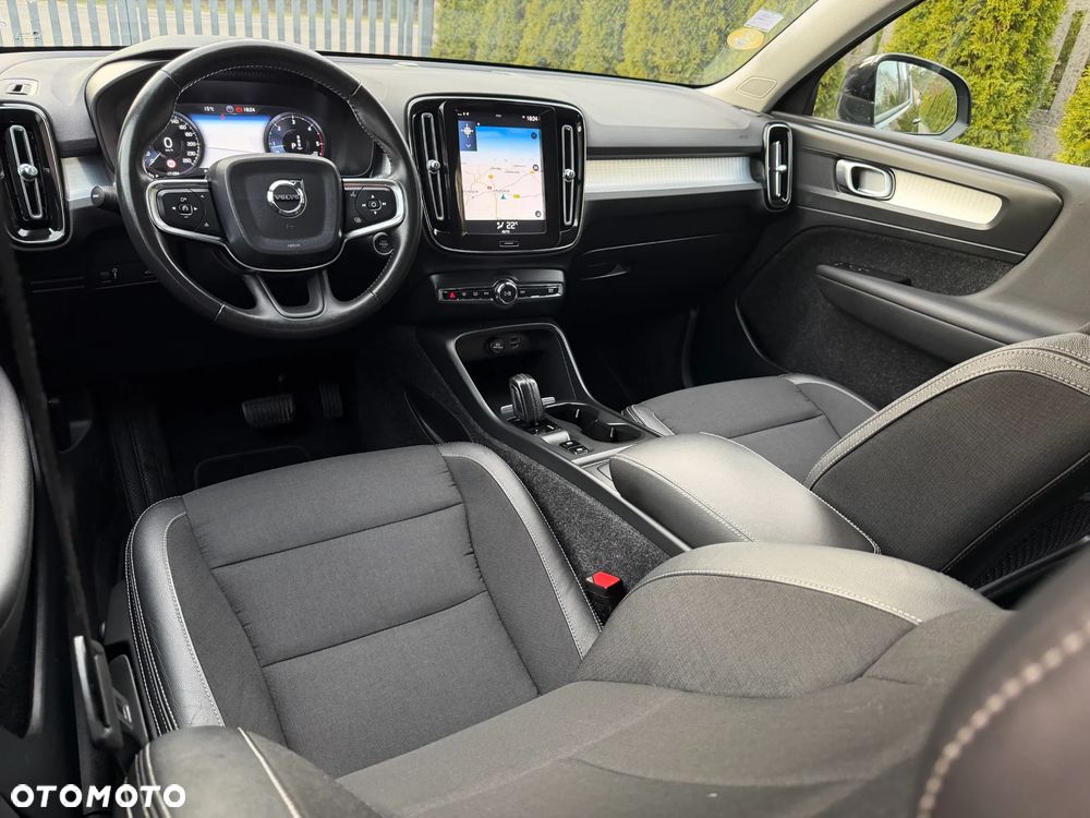 Volvo XC 40 D3 AWD Momentum Pro - 19