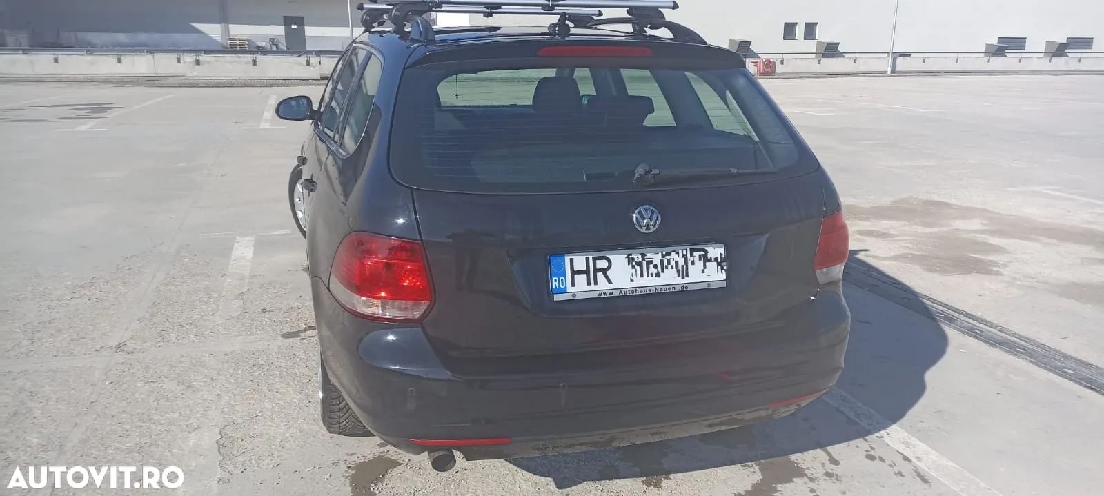 Volkswagen Golf - 1