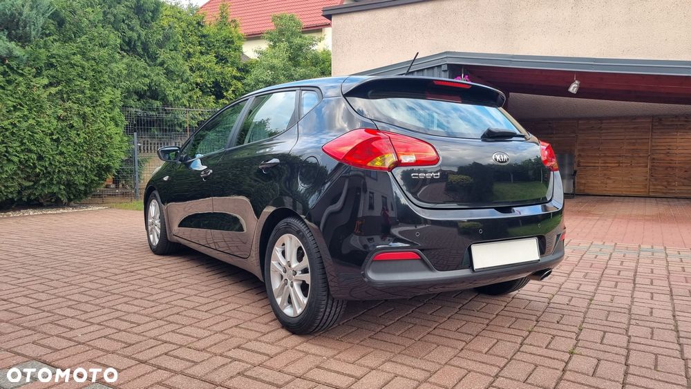 Kia Ceed 1.6 GDI Dream-Team Edition - 30