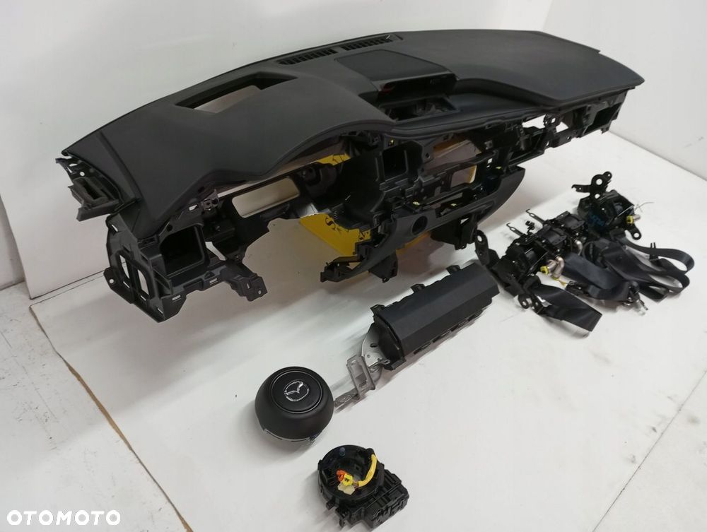 Konsola pulpit deska Mazda 3 III 23R - 7