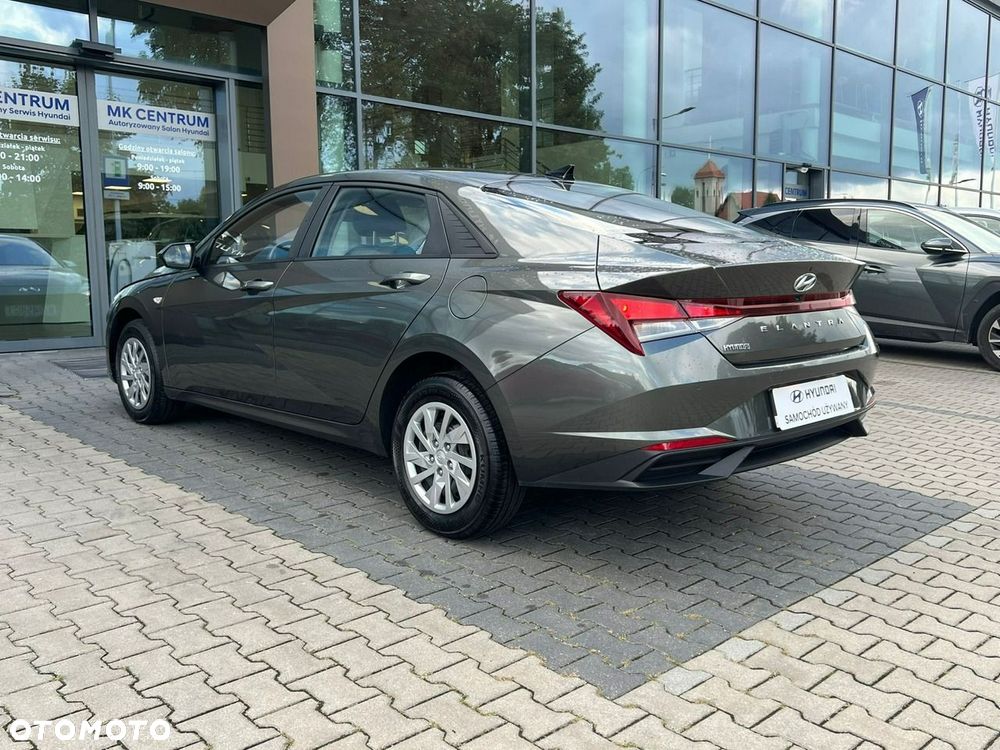 Hyundai Elantra - 6