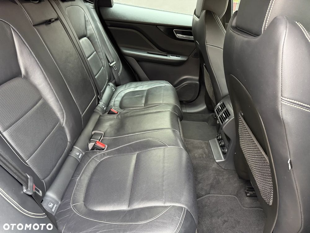 Jaguar F-Pace 20d AWD R-Sport - 21