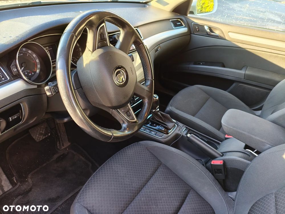 Skoda Superb 2.0 TDI Ambition DSG - 7