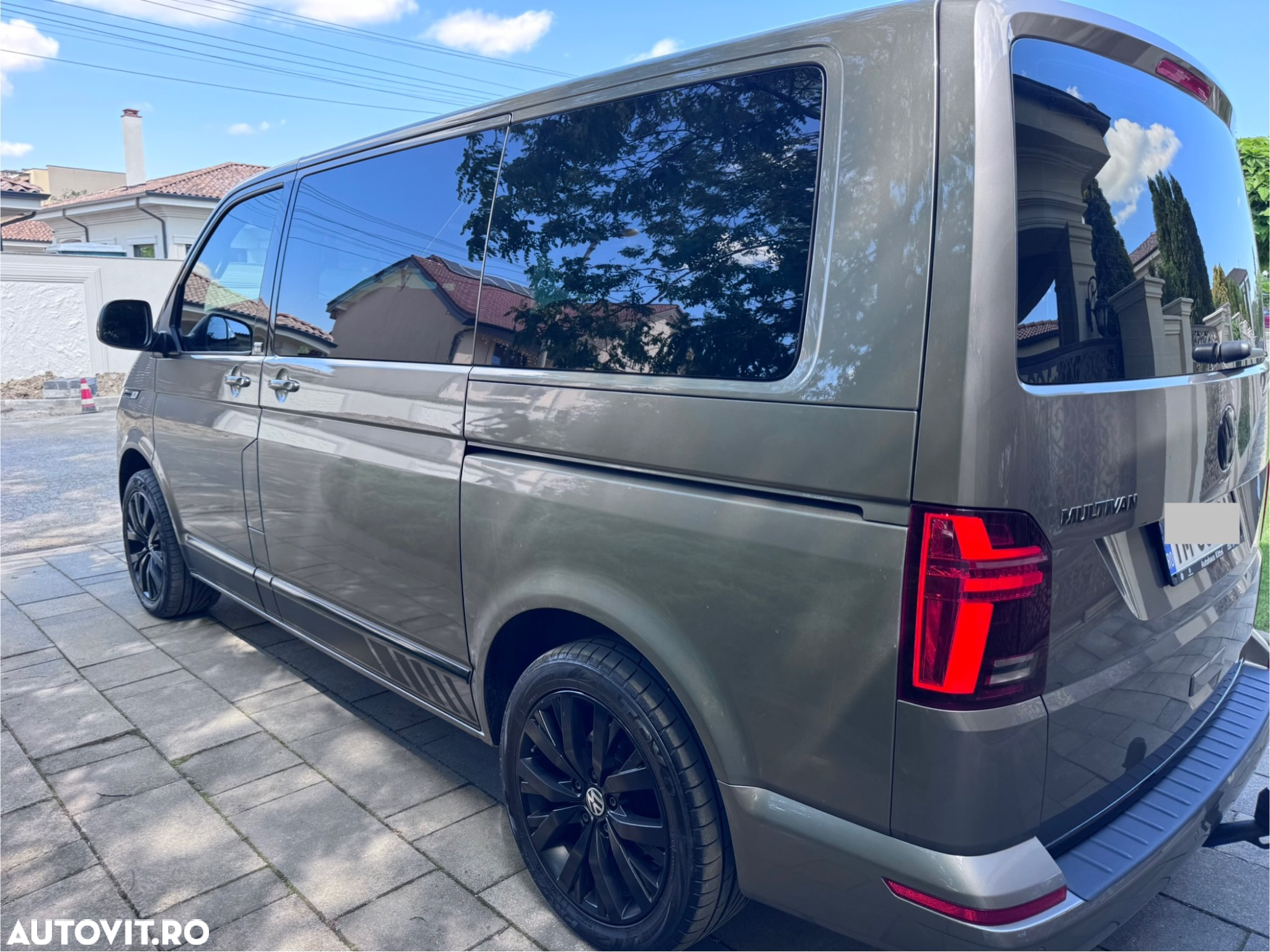 Volkswagen Multivan - 8