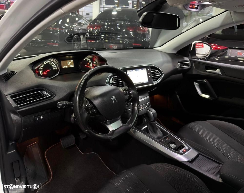 Peugeot 308 SW 1.2 PureTech Allure EAT6 - 18