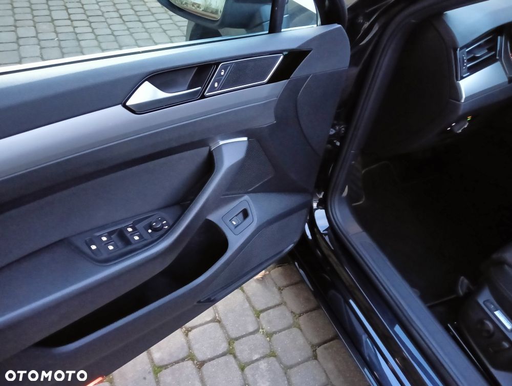 Volkswagen Passat - 5