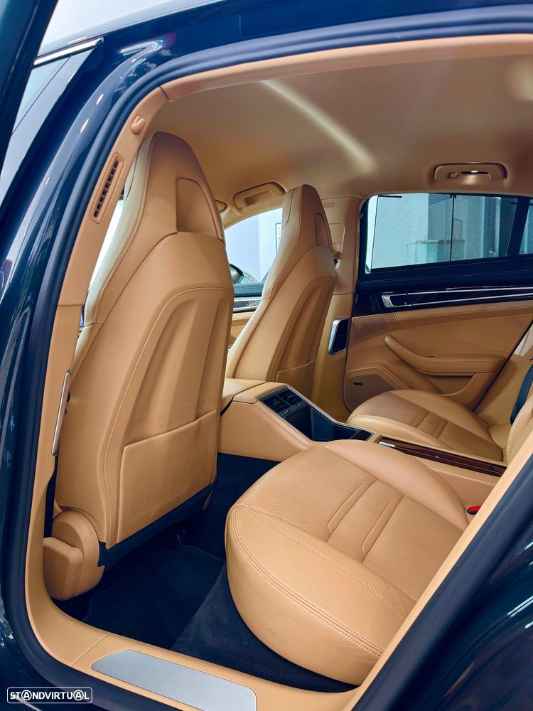 Porsche Panamera - 26