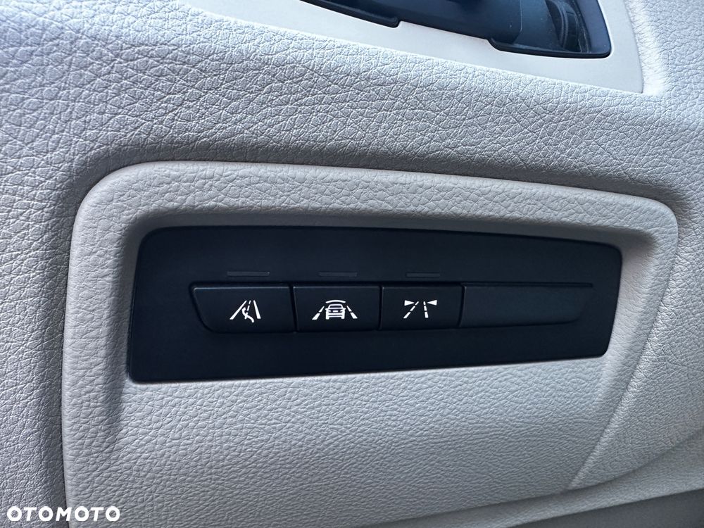 BMW Seria 3 320d Edition M Sport Shadow - 27