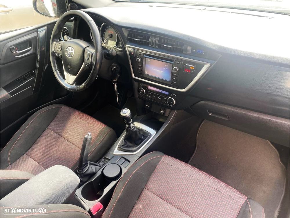 Toyota Auris Touring Sports 1.4 D-4D Com+P.Sport - 17