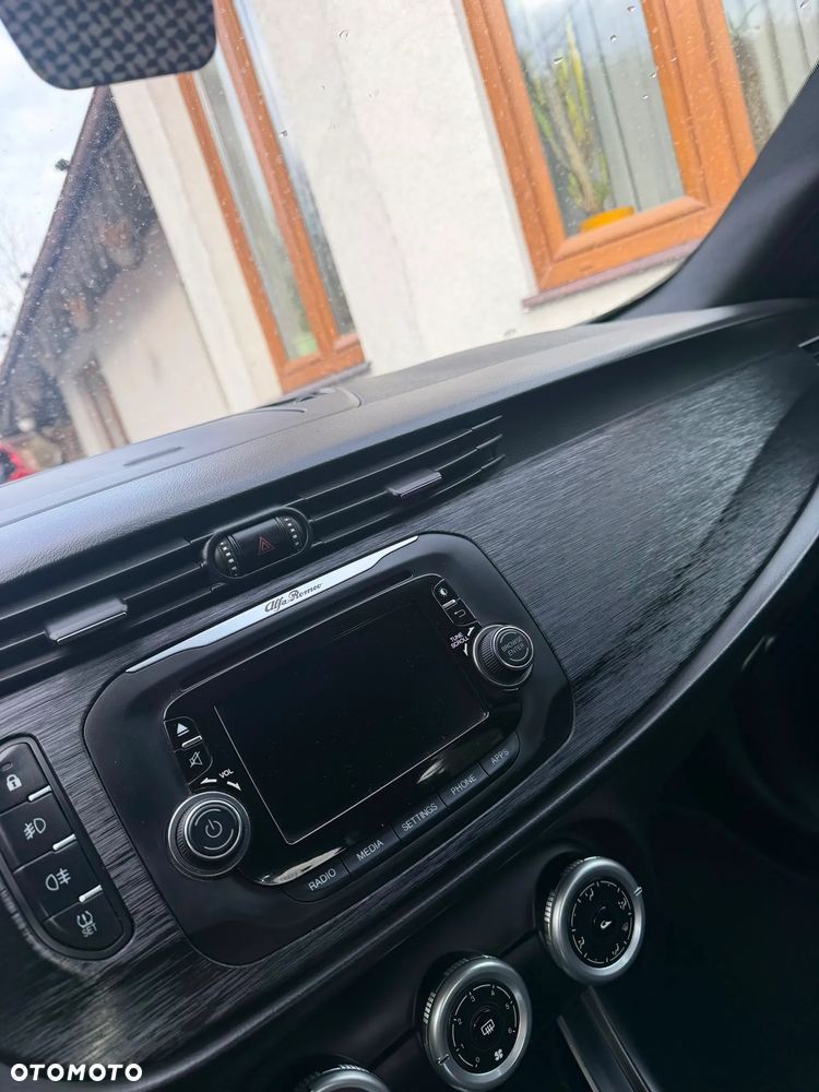 Alfa Romeo Giulietta 1.6 JTDM - 11