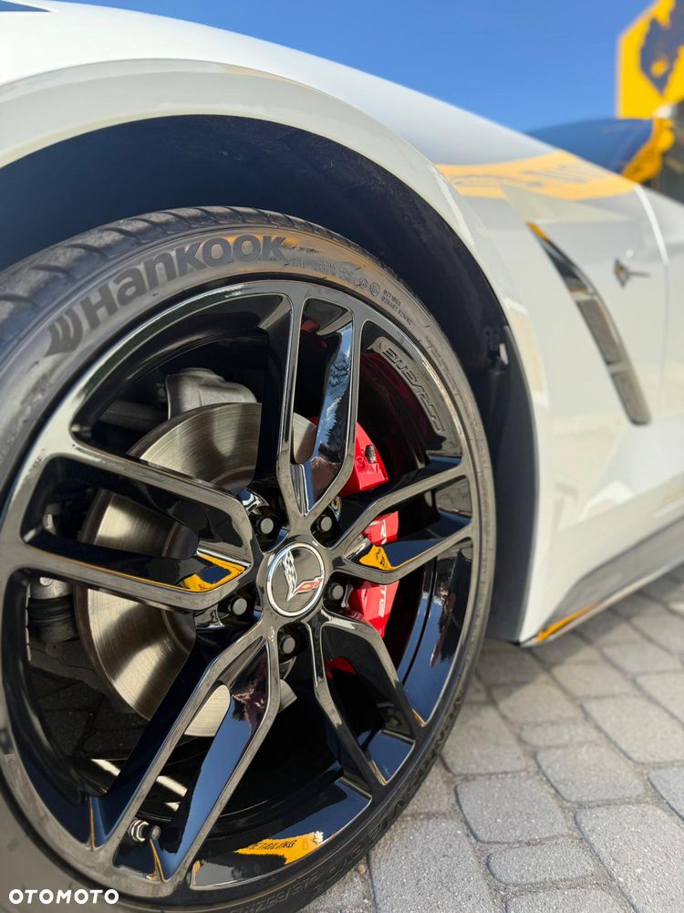 Chevrolet Corvette - 20