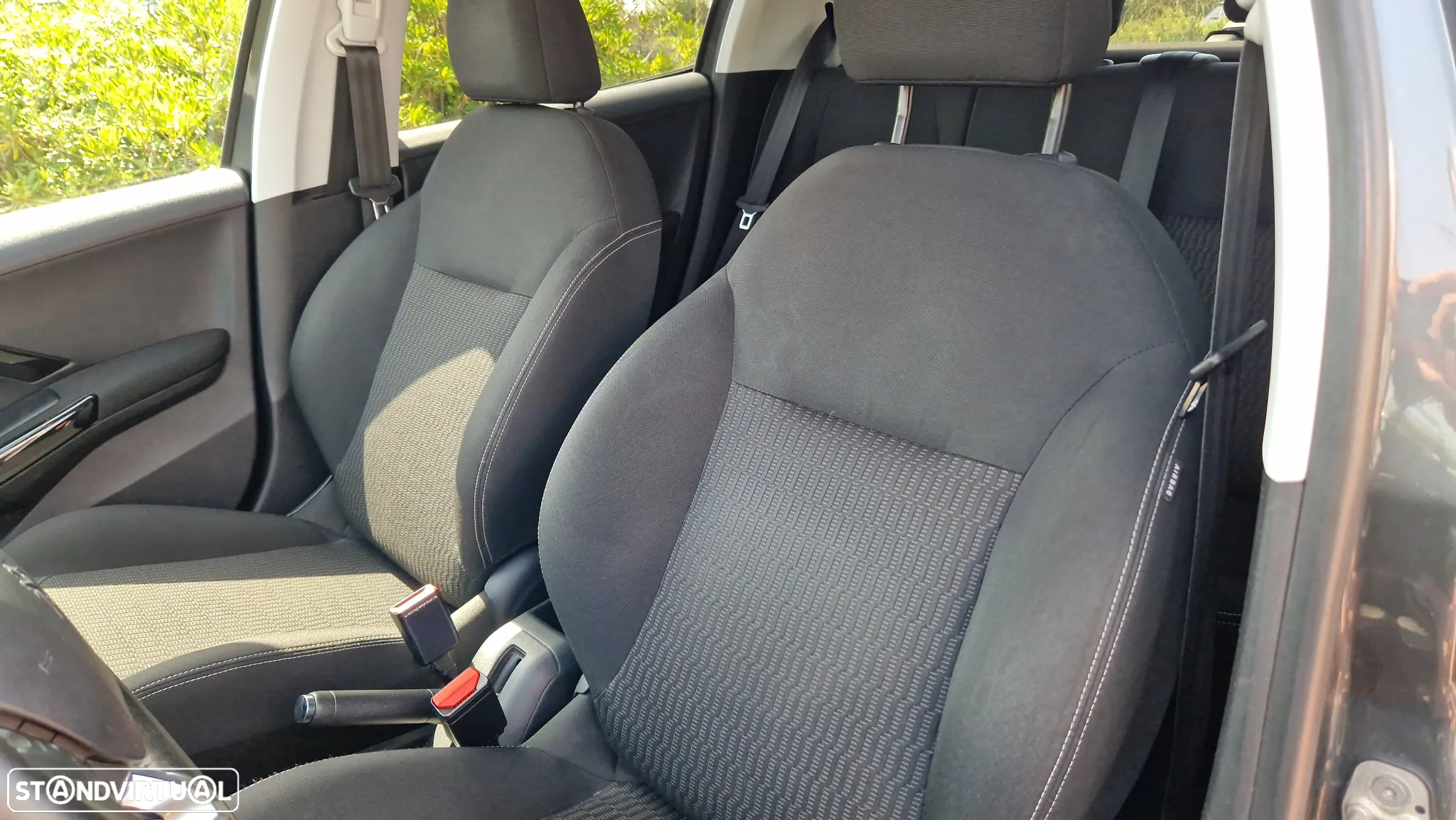 Peugeot 208 1.2 PureTech Style - 17