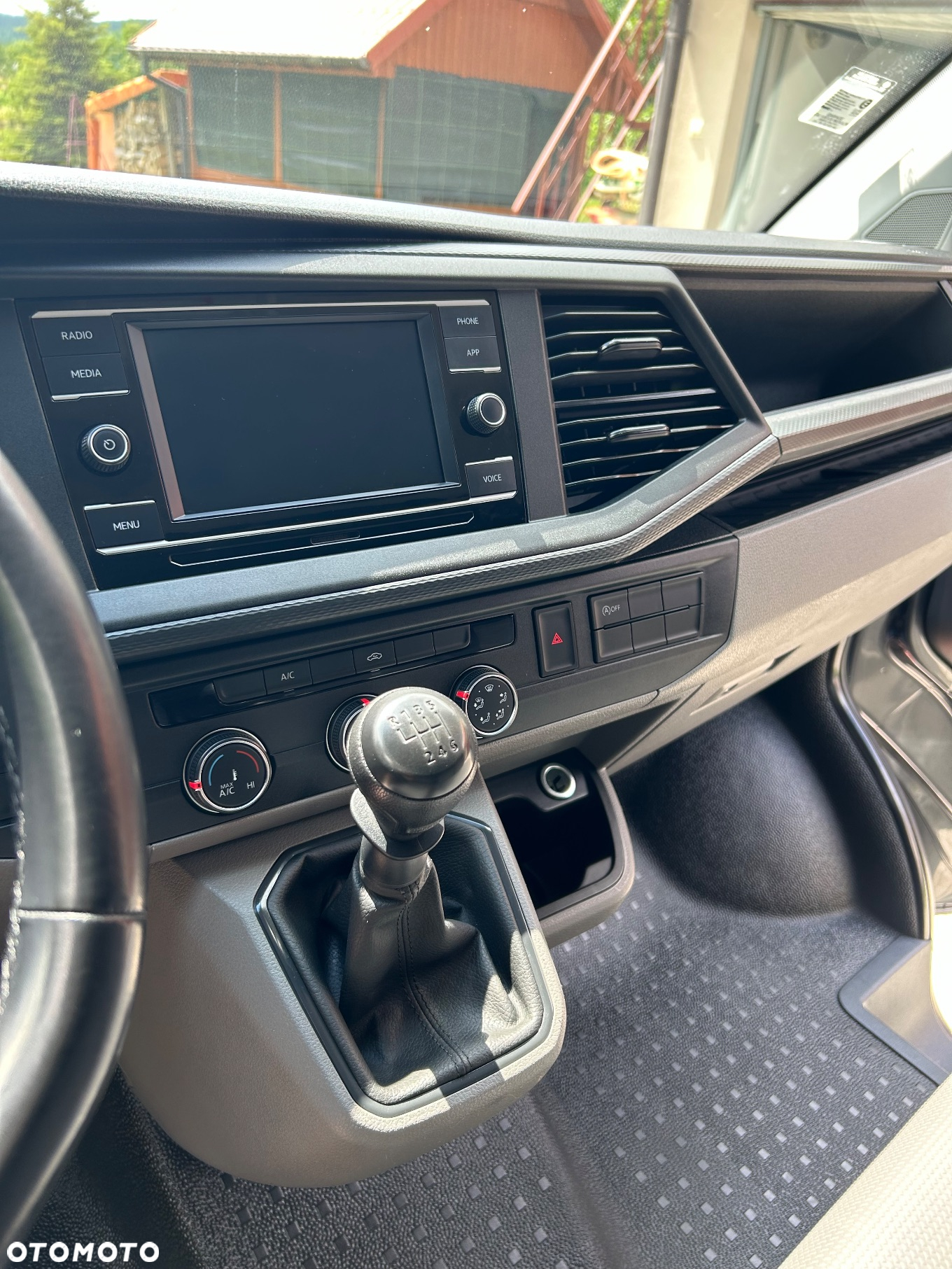Volkswagen Transporter - 11