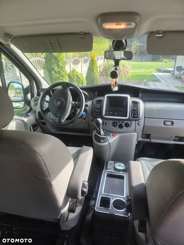 Opel Vivaro - 10