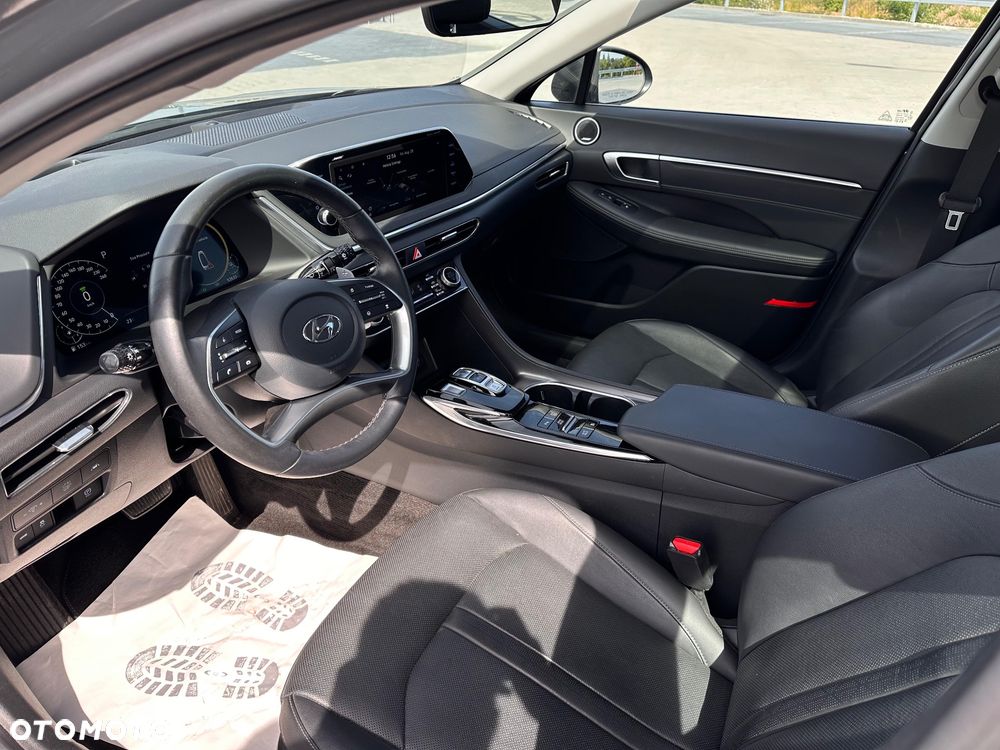 Hyundai Sonata - 28