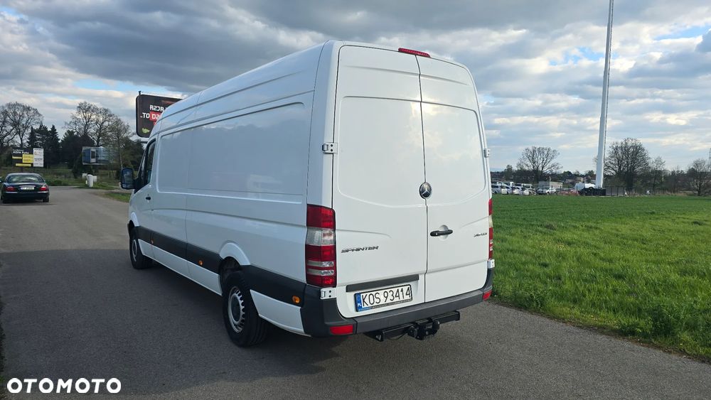 Mercedes-Benz Sprinter - 4