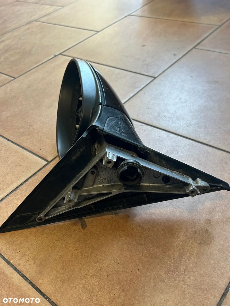 LUSTERKO BMW E87 PRAWE EUROPA 3PIN - 3