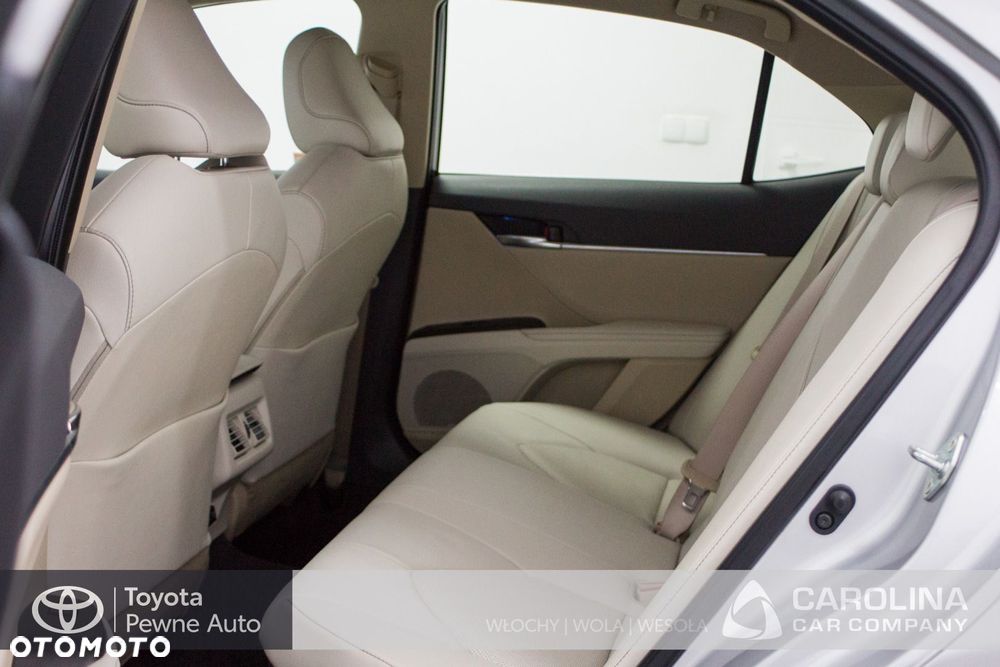 Toyota Camry - 14
