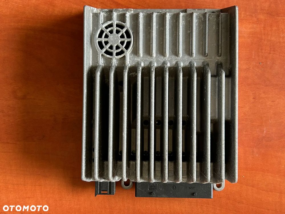 MERCEDES WZMACNIACZ HARMAN BECKER A2049007806 - 1