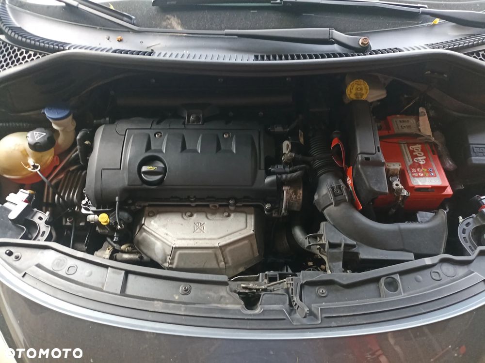 Peugeot 207 95 VTi Urban Move - 10