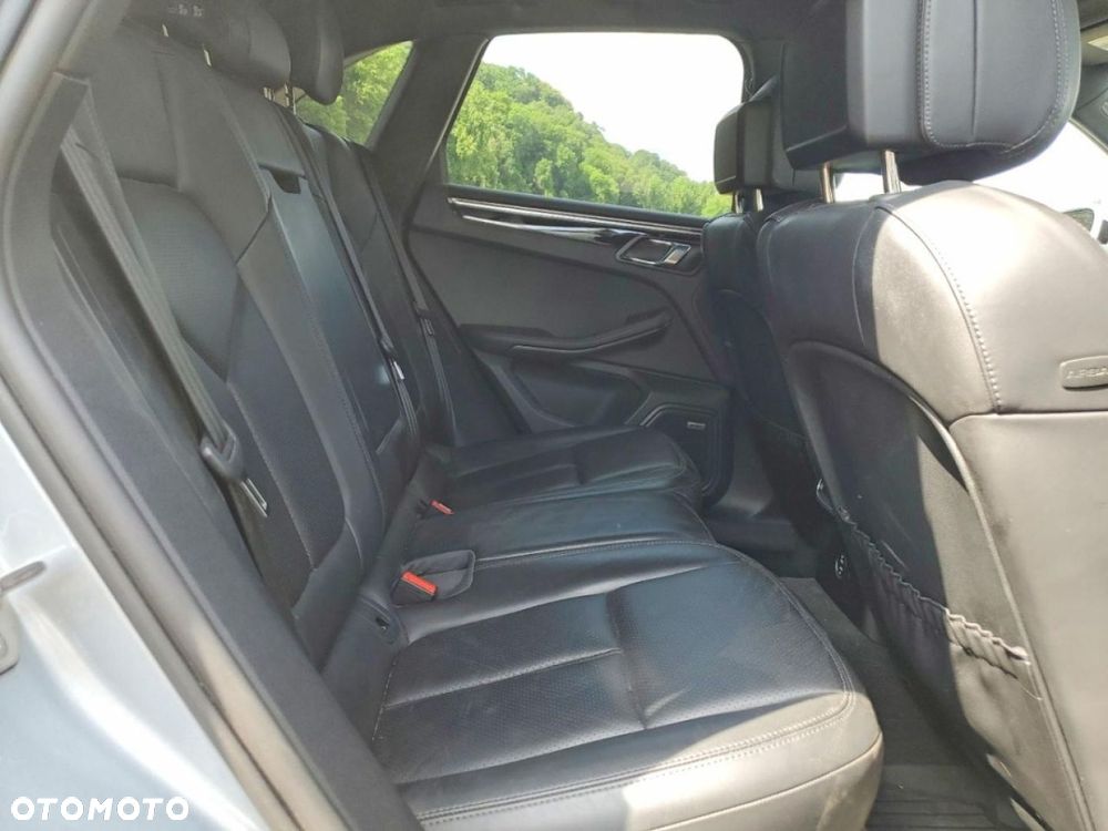 Porsche Macan - 10