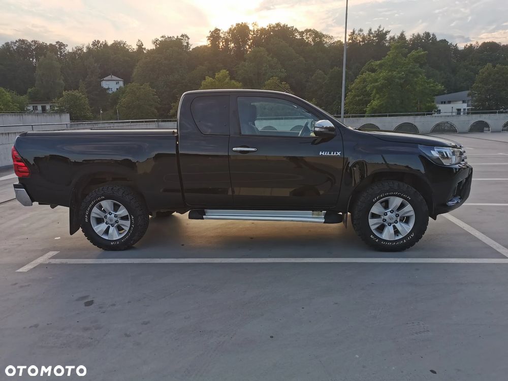 Toyota Hilux 2.4 D-4D Extra Cab DLX 4x4 - 16