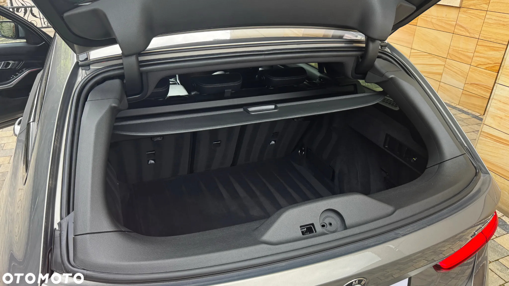 BMW Seria 3 330i Sport Line sport - 34