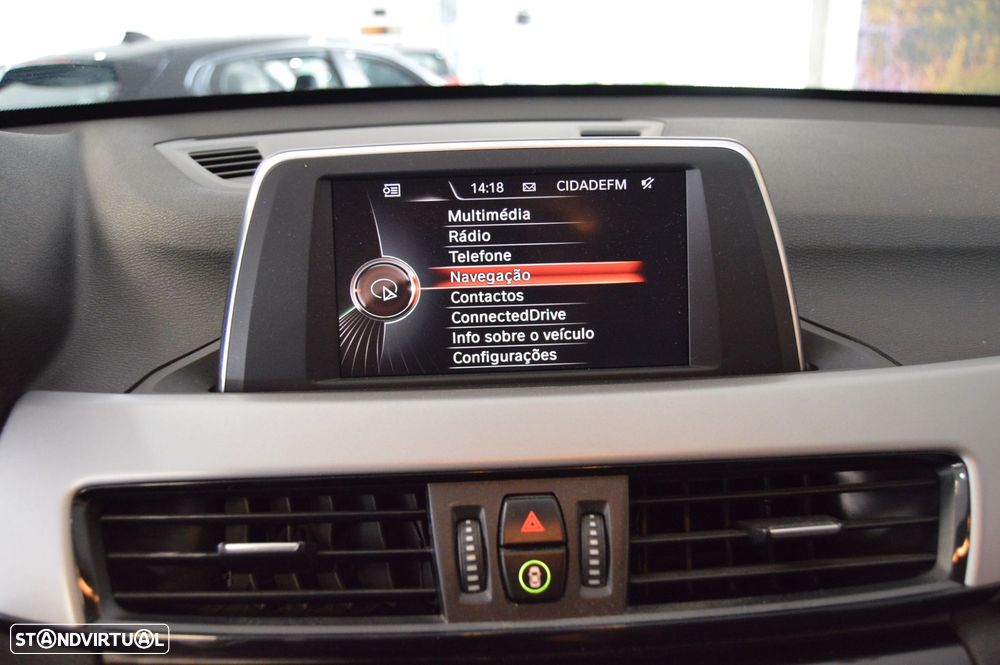 BMW X1 18 d sDrive Auto - 33