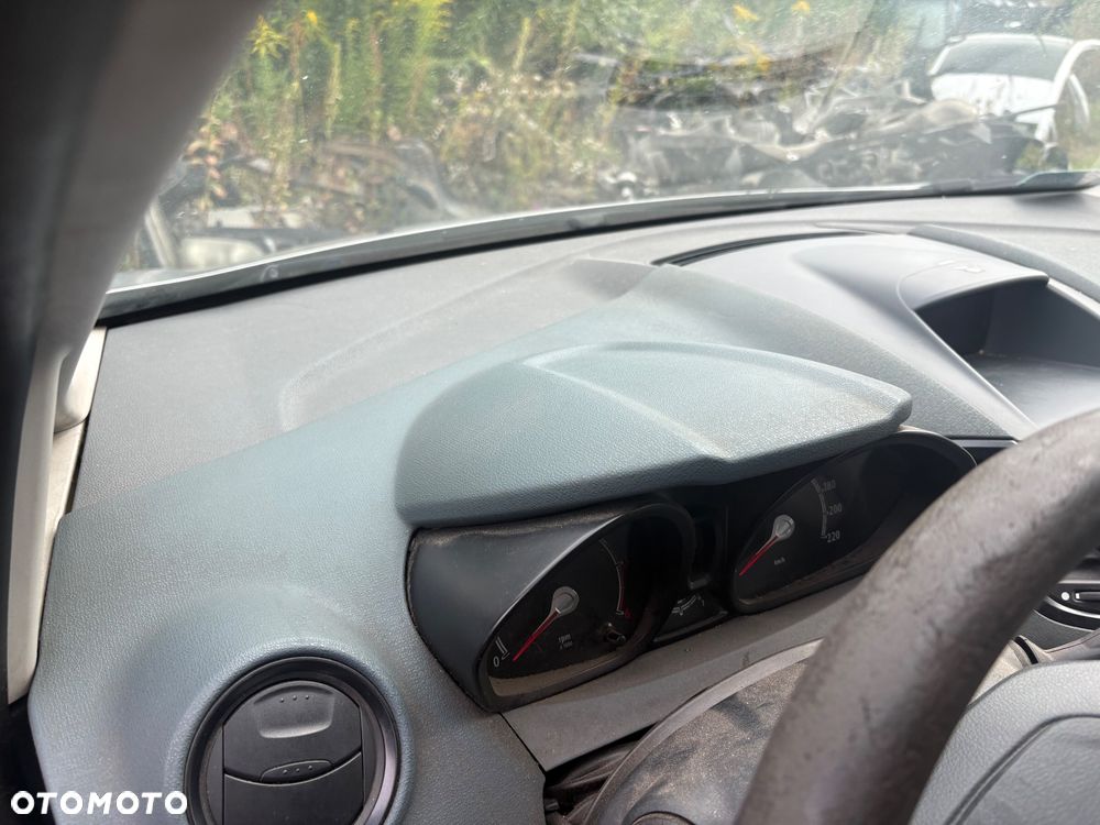 Deska rozdzielcza Ford Fiesta MK7 - 1