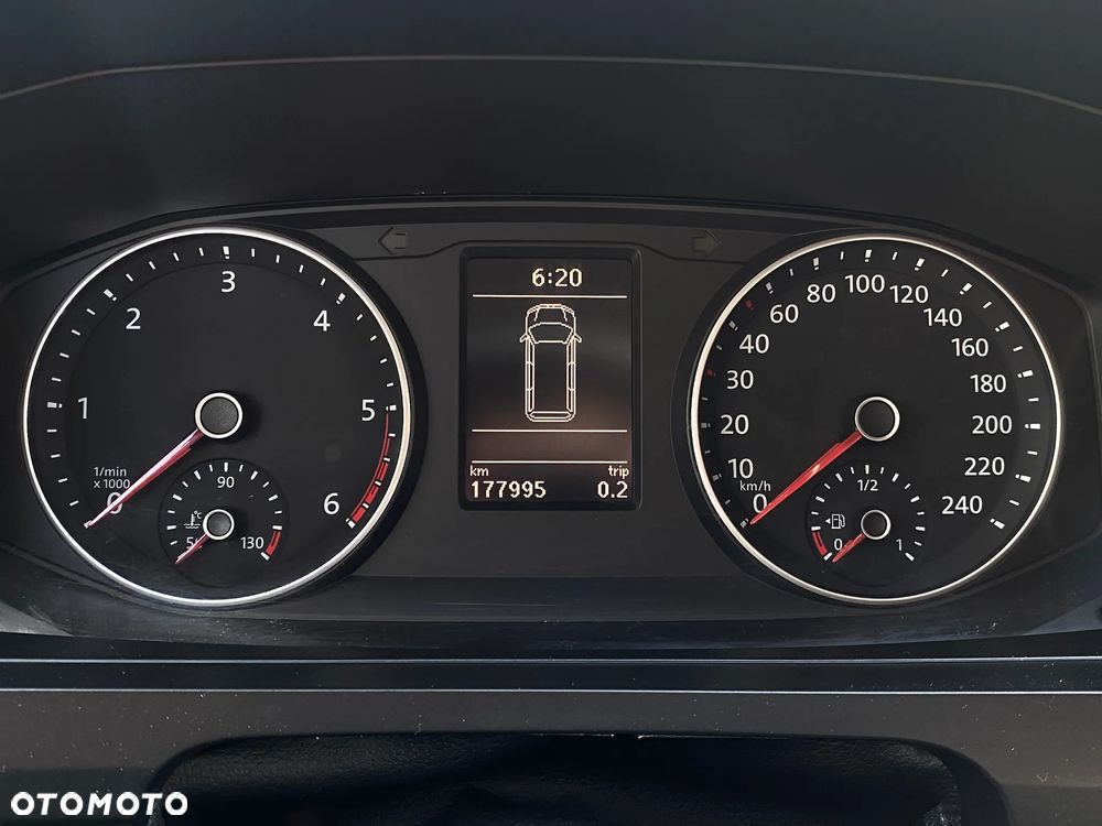 Volkswagen TRANSPORTER 2,0 TDI 140KM DSG L2 DŁUGI NISKI PRZEBIEG - 36