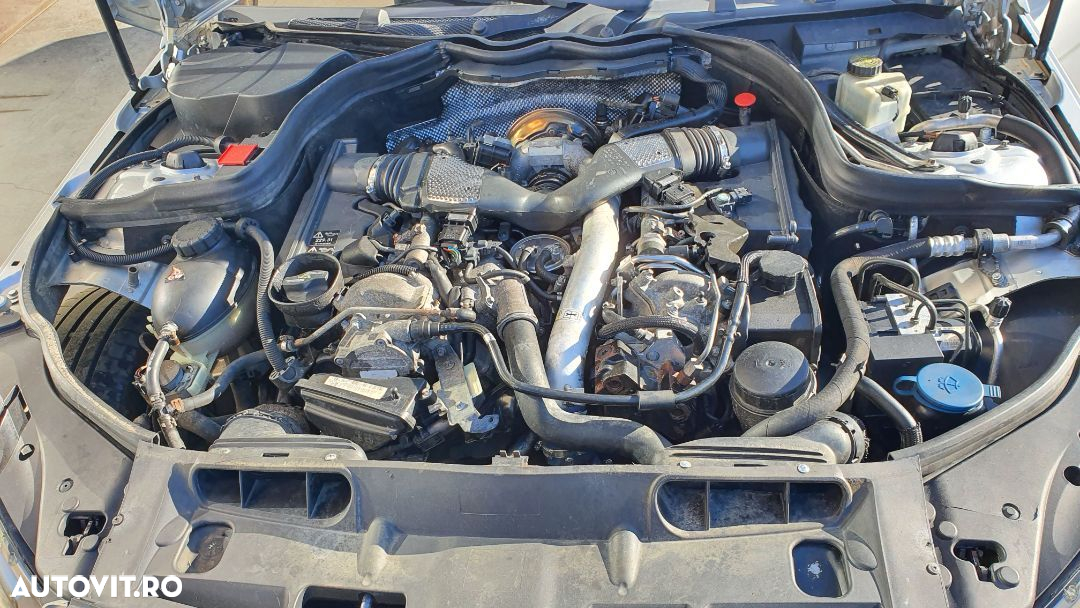 Dezmembram Mercedes C320d w204 - 2