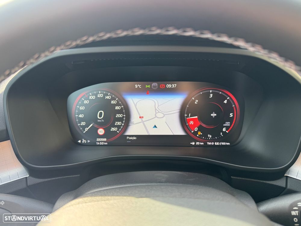 Volvo XC 40 2.0 D3 Momentum Plus - 33