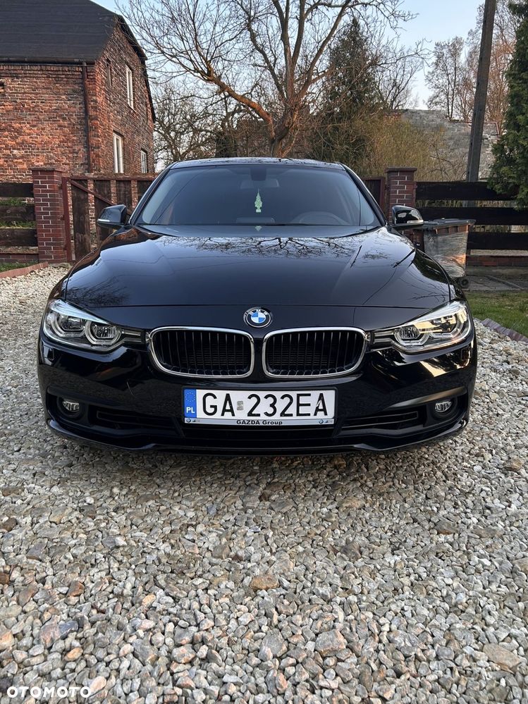 BMW Seria 3 318i - 1