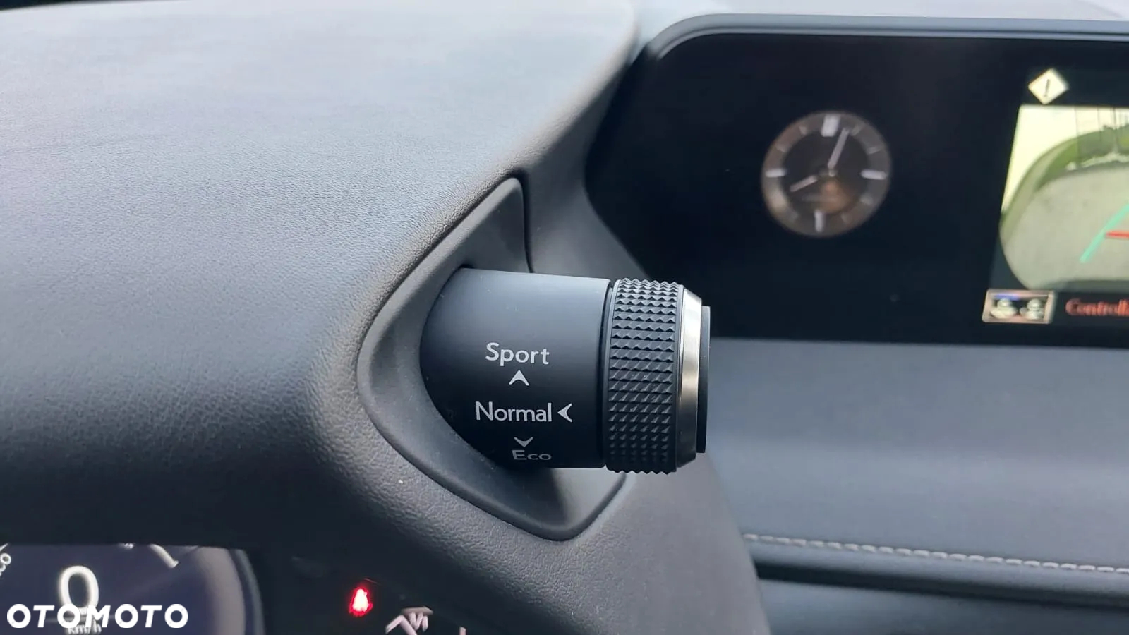 Lexus UX 250h Business Edition - 15