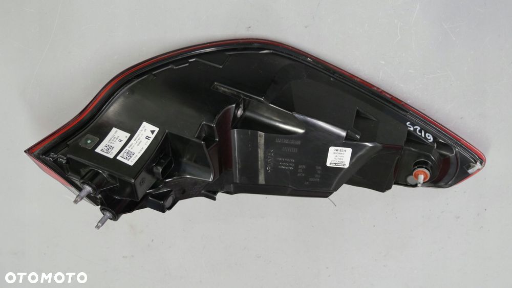 bmw g22 g23 g26 lampa prawa tył w błotnik eu 7477604 - 9