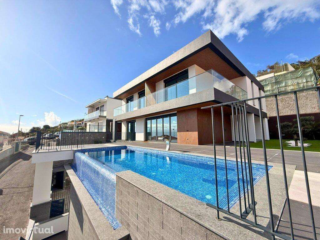 Moradia de Luxo com Vistas Panorâmicas no Funchal - Grande imagem: 2/26