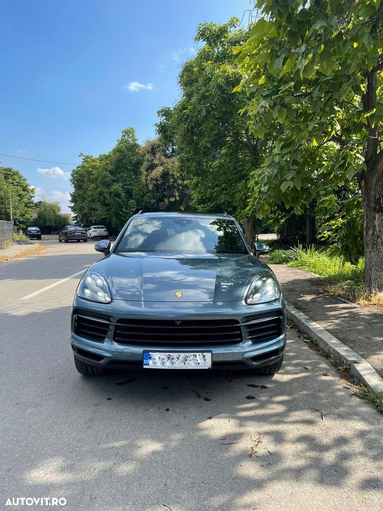 Porsche Cayenne S - 1