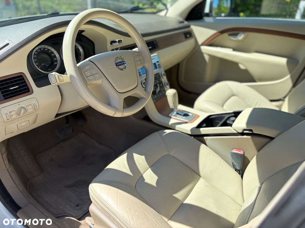 Volvo XC 70 - 28