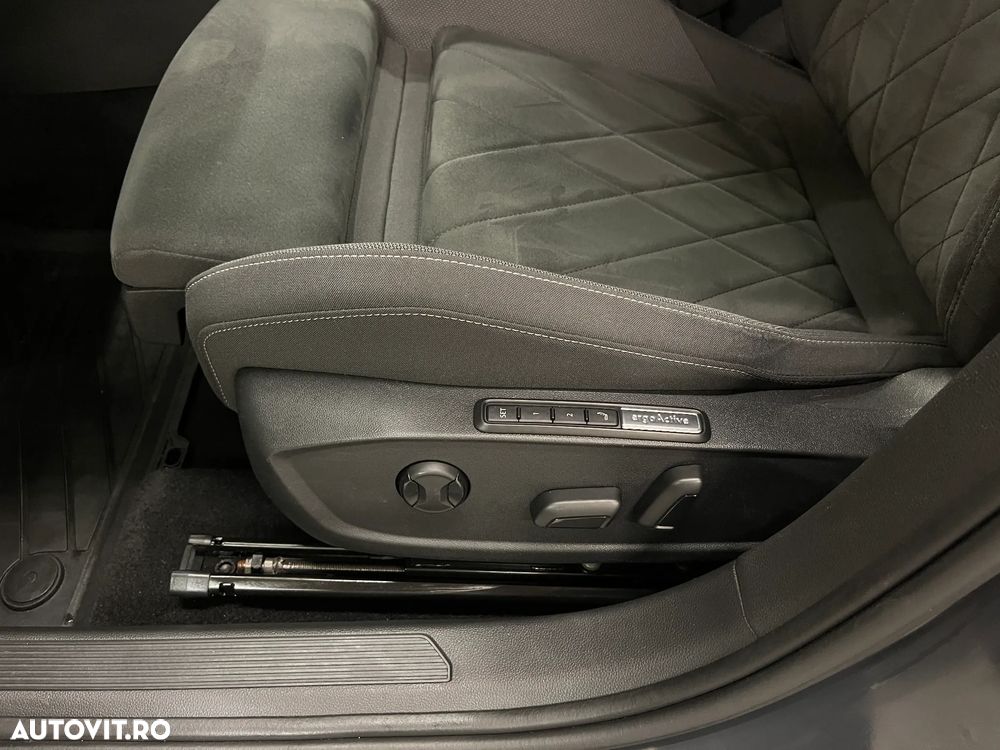 Volkswagen Golf 2.0 TDI DSG Style - 26