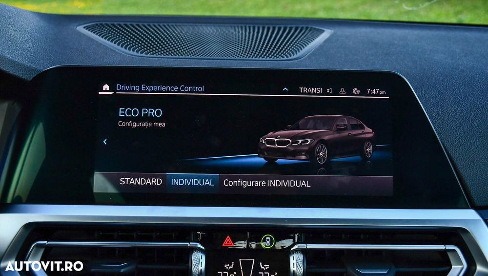 BMW Seria 3 330i xDrive AT - 32