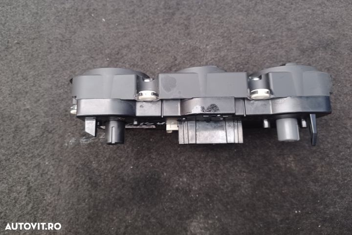 Comanda AC 1K0820047FJ 5HB008719 1K0820047FJ 5HB008719 Volkswagen VW - 3