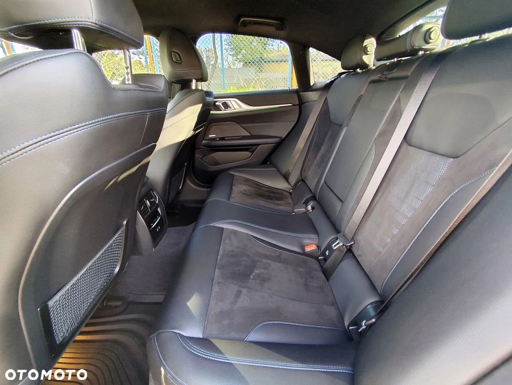 BMW i4 - 8