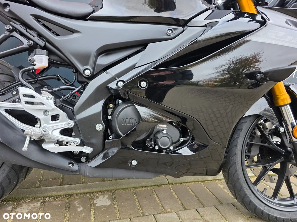 Yamaha YZF - 26