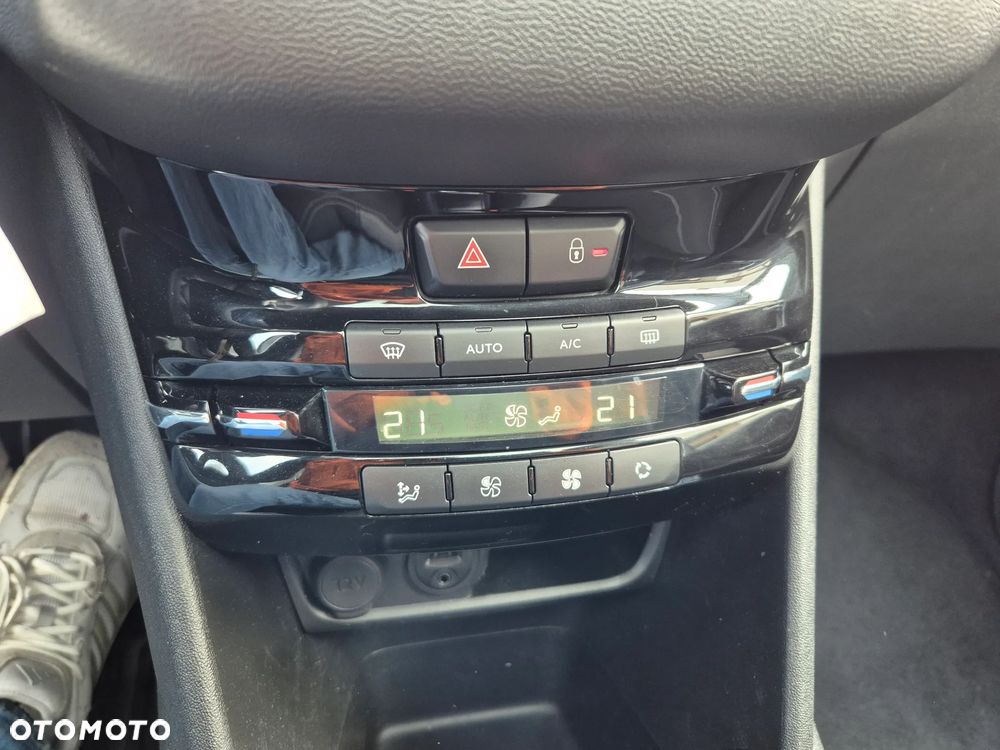 Peugeot 208 1.6 BlueHDi Active S&S - 8