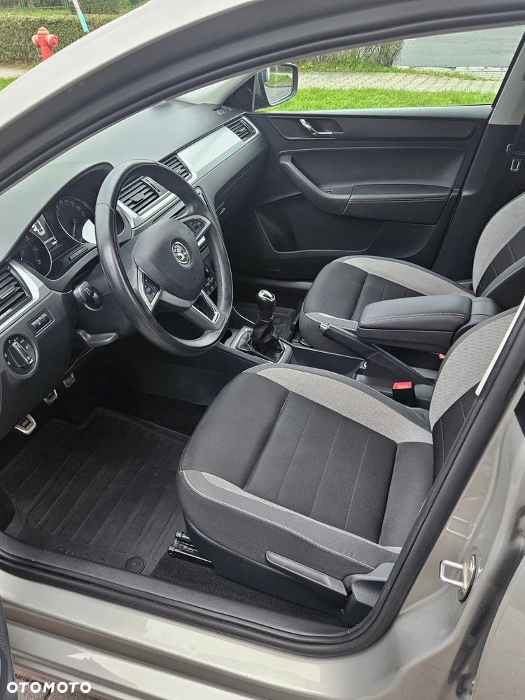 Skoda RAPID 1.2 TSI Ambition - 7