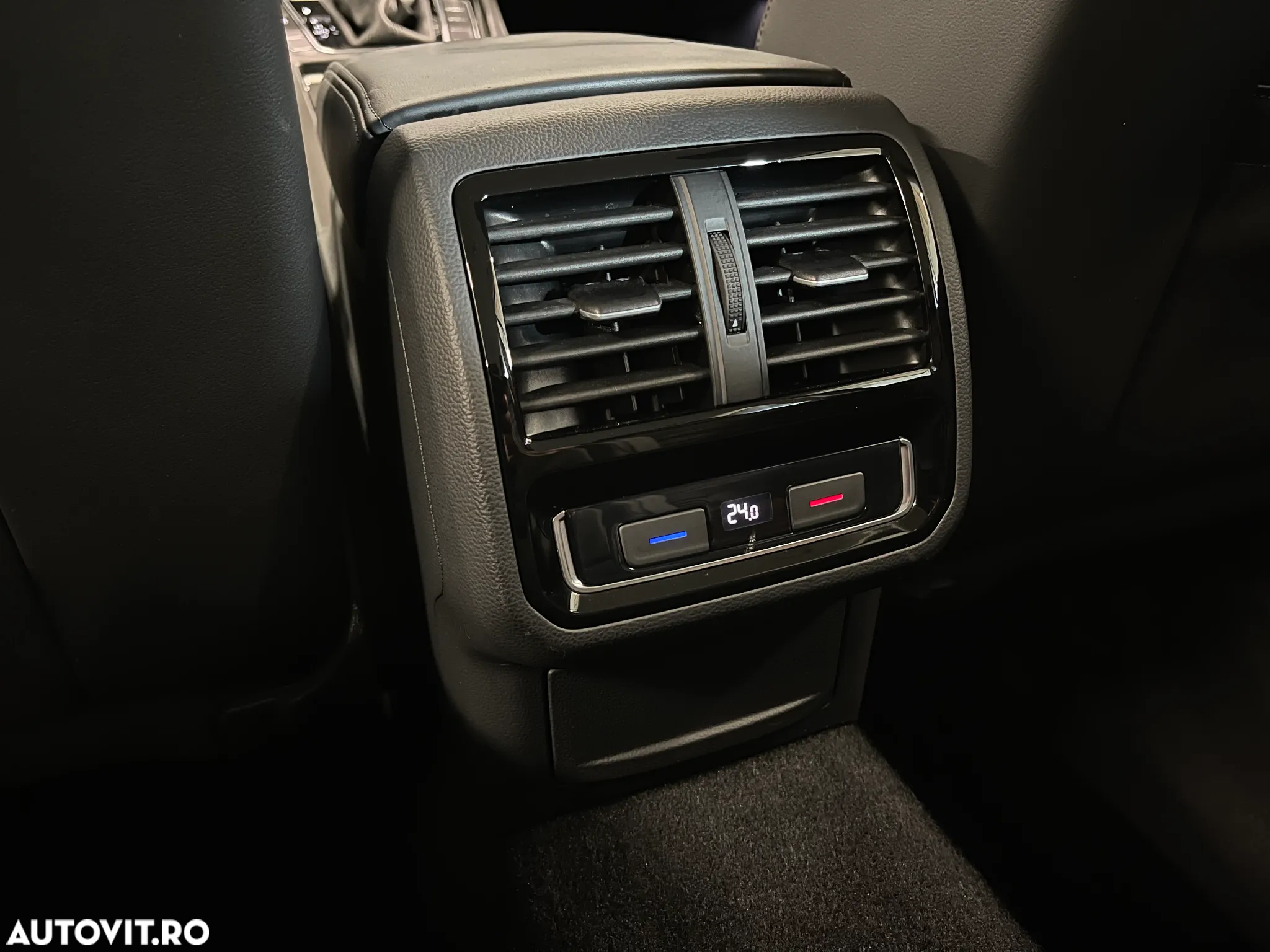 Volkswagen Passat Variant 2.0 TDI DSG Highline - 25