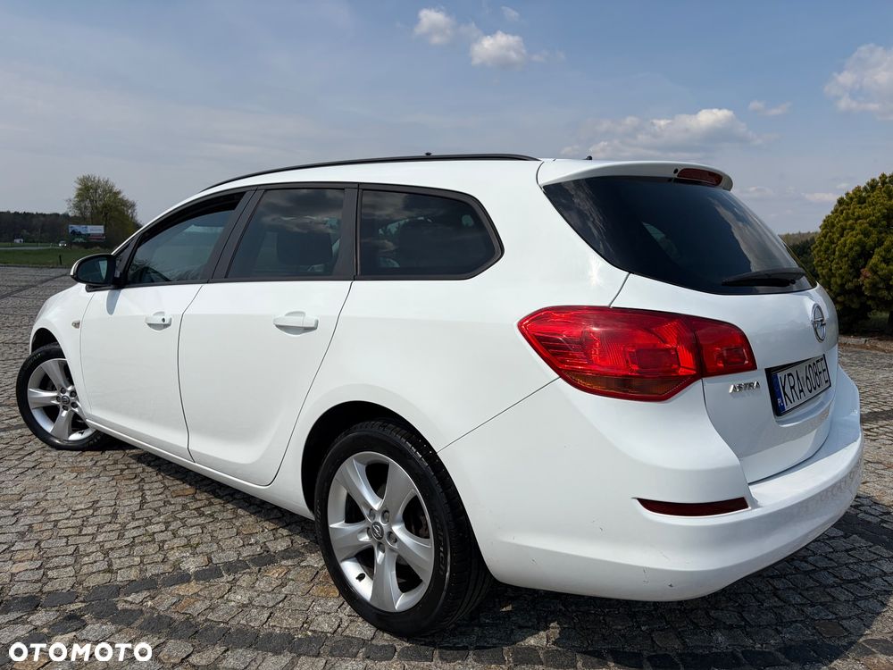 Opel Astra 1.6 Essentia - 5