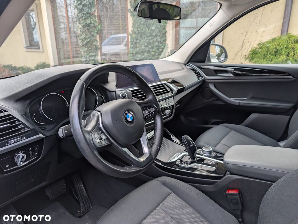BMW X3 xDrive20i Advantage sport - 10