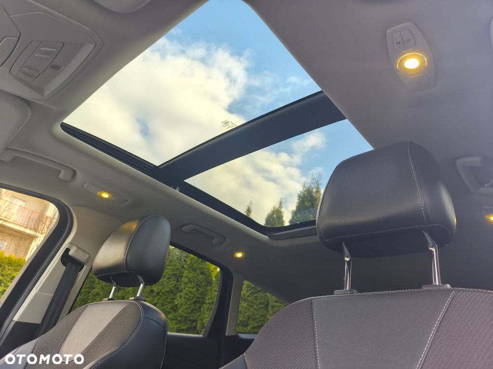 Ford Kuga 2.0 TDCi 2x4 Titanium - 9